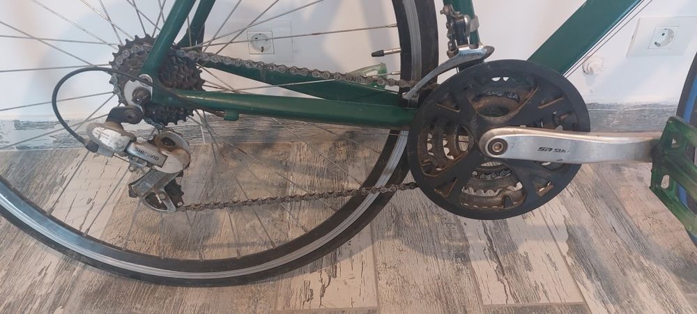 Bicicleta  roti inguste