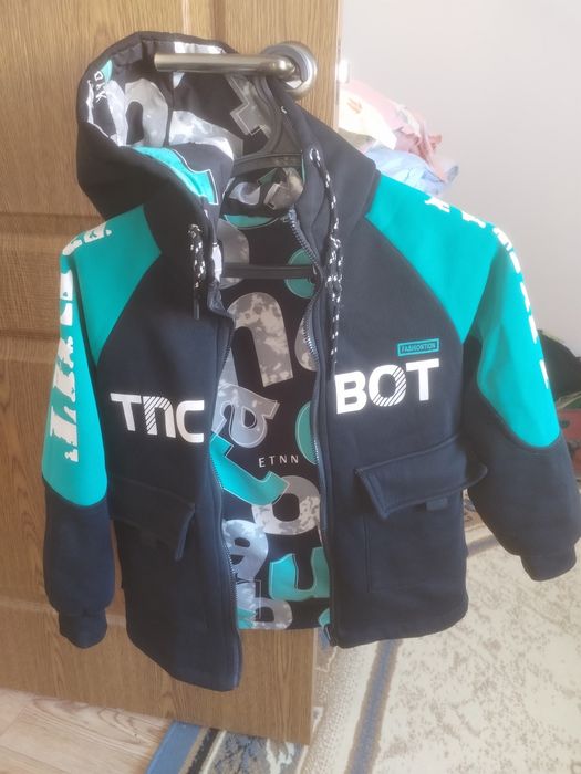 Куртка демисезон на мальчика 9-11 лет