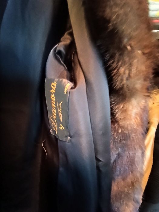 Blană vizon , lungă, superbă