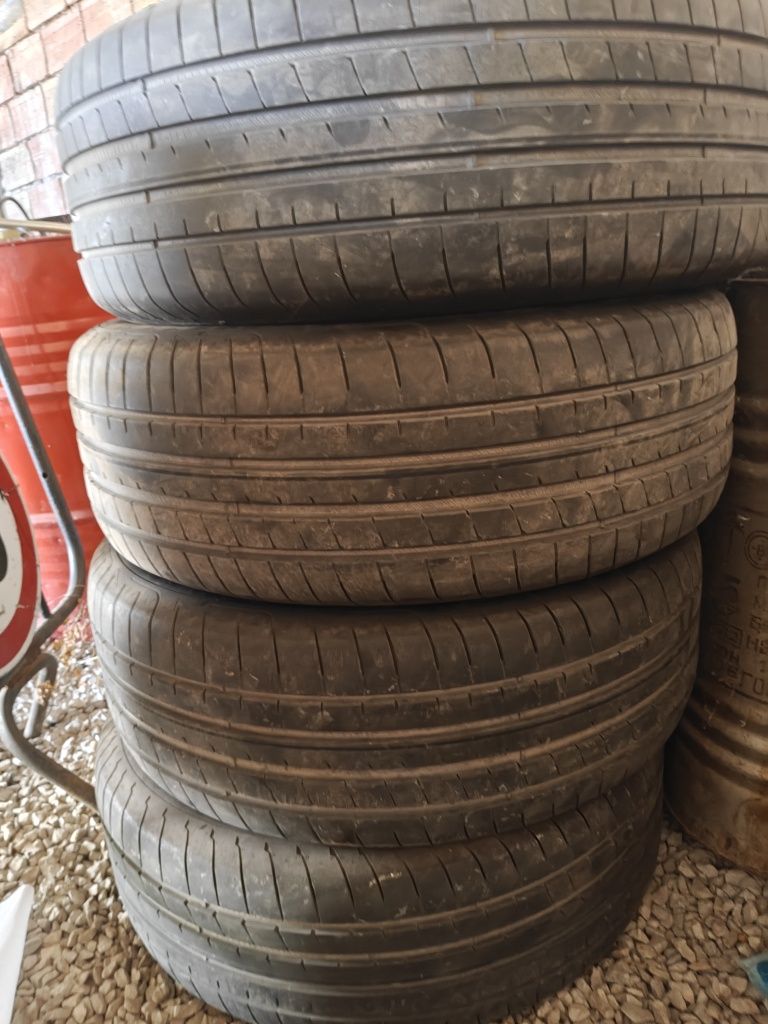 255 60 18 Goodyear eagle f1 Летни
