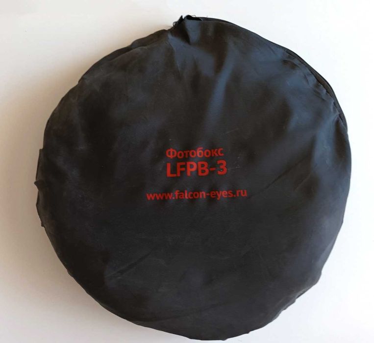 Фото аксесоари: светкавица, статив, лайтбокс, жираф, стойка