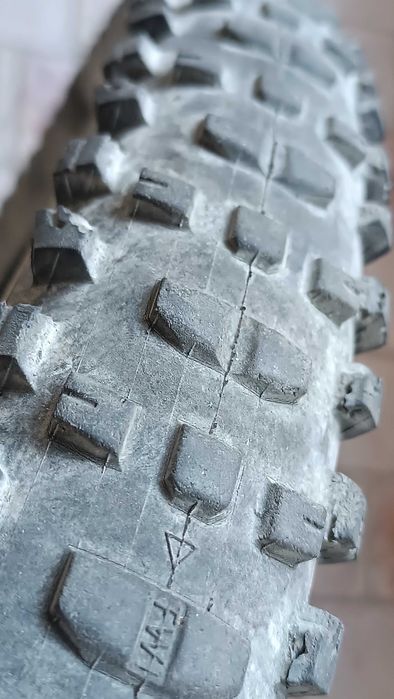 външна гума Bontrager XR4 Team Issue TLR MTB Tyre 27.5X2.60