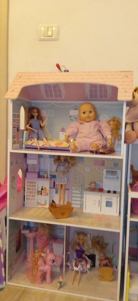 Casa papusi Barbie din lemn,120 cm cu tot ce contine