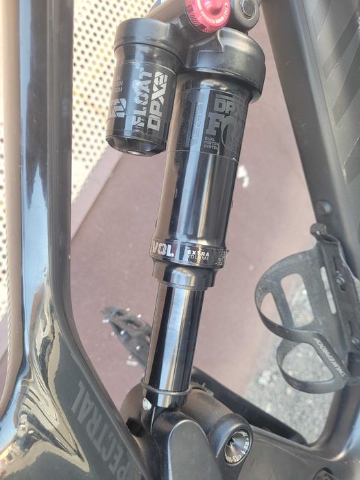 Canyon Spectral Marime M Carbon 2023 model - aproape nou + piese Noi