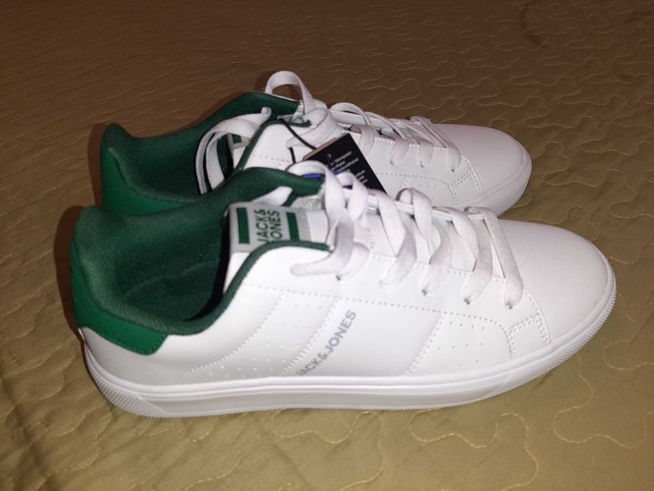 Чисто нови маратонки