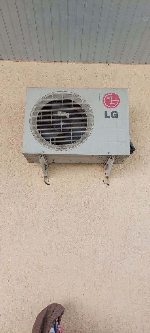 Продам Кондиционер  LG 12