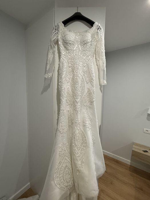 Vand /Inchiriez rochie mireasa cu trena detasabila
