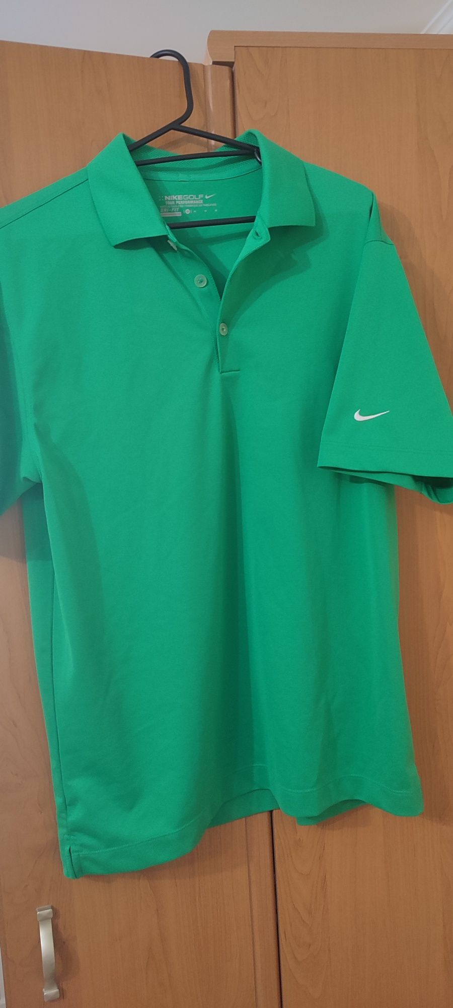 tricou.      Nike