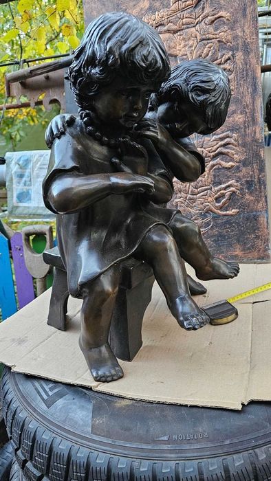 O Superba Piesa din Bronz  semnata