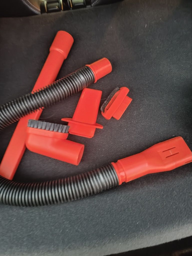 Aspirator auto Black and Deker