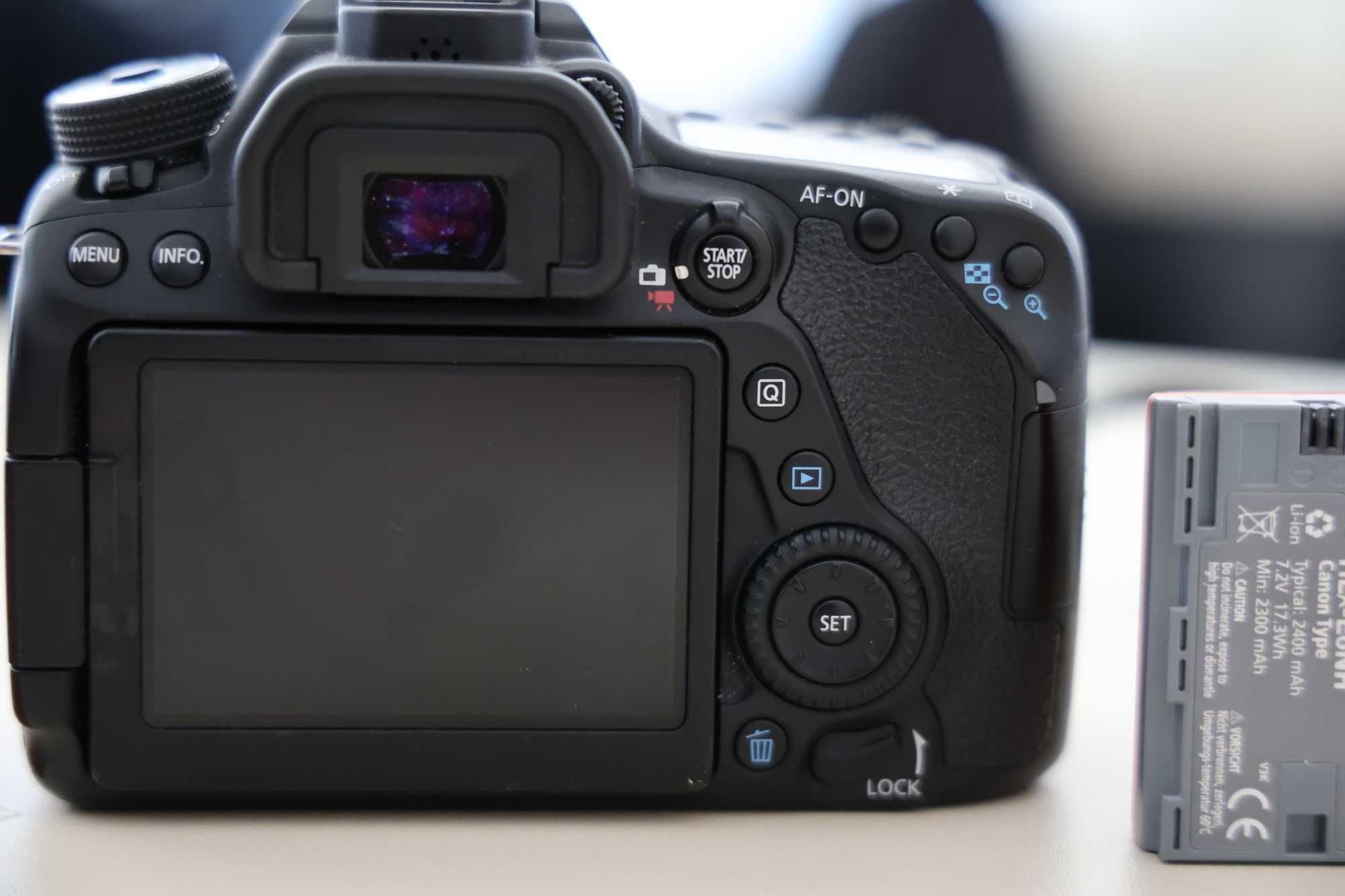 Canon EOS 80D тяло + две батерии и зарядно