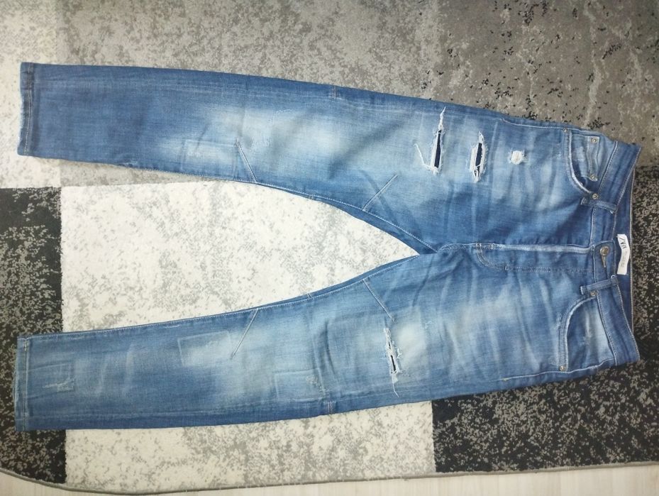 Blugi Zara normal fit