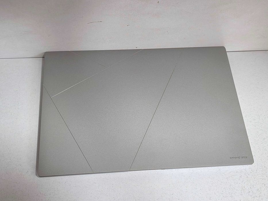 ASUS Zenbook S 16 OLED UM5606WA - KLI Amanet