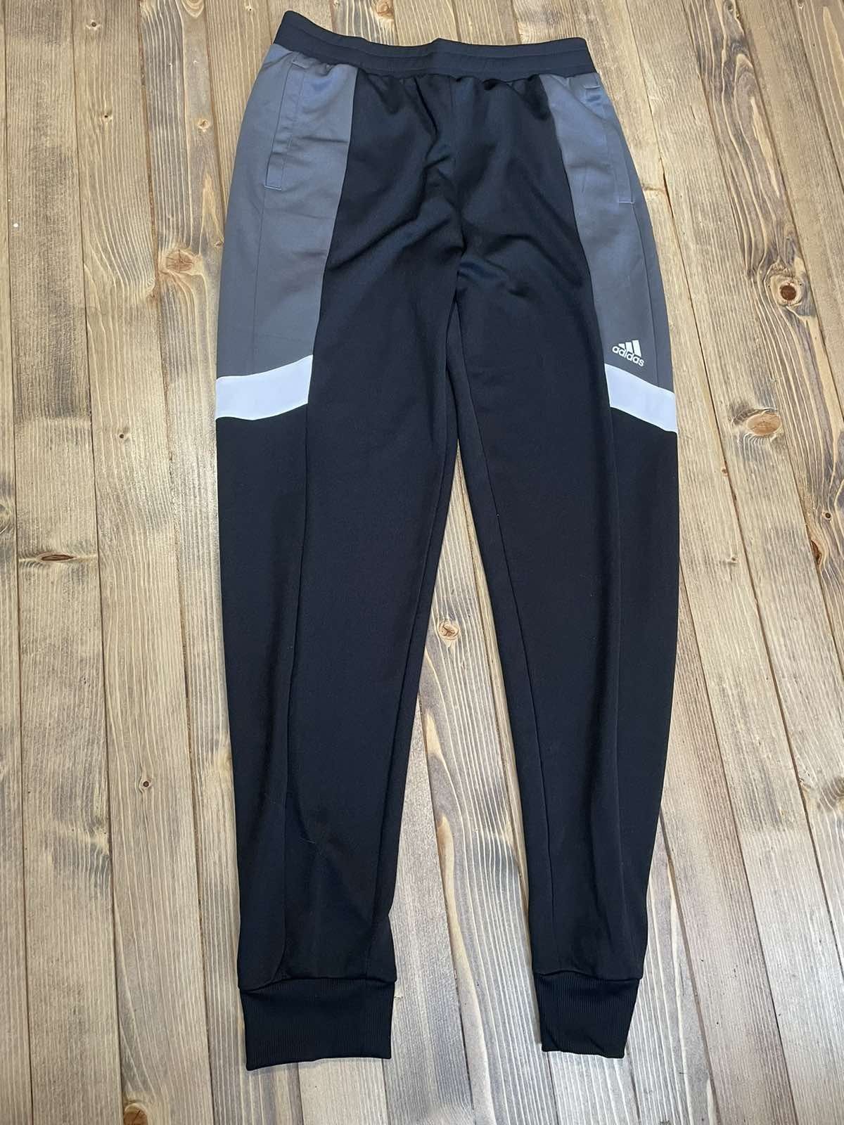 Adidas детски анцунг