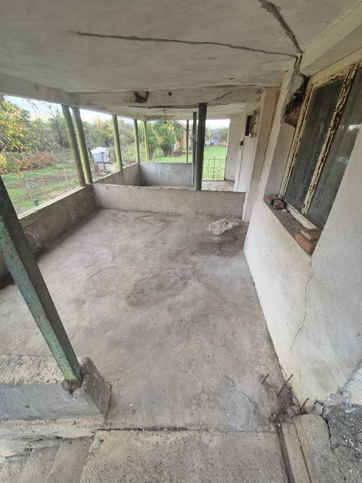 Продавам Къща с.Смочан на 10км от Ловеч