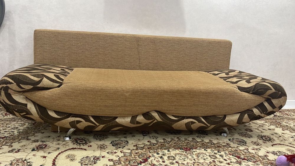 Продам диван 1.9*1.4 м
