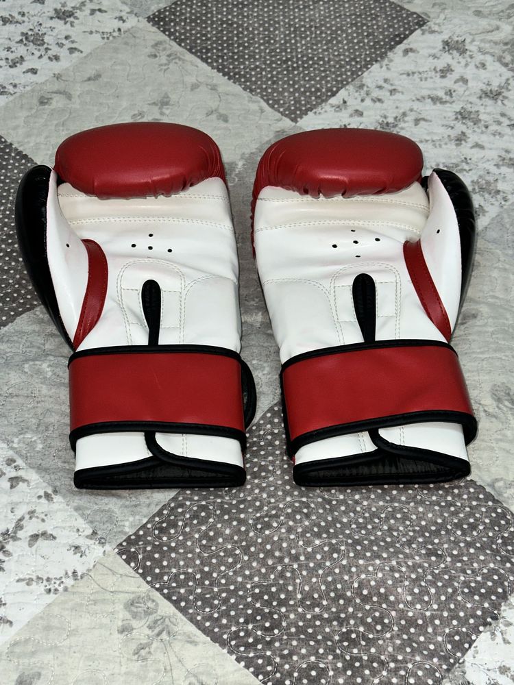 Комплект Боксерские перчатки и Шлем