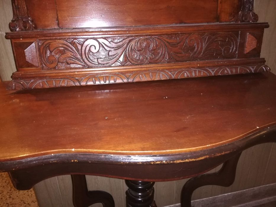 Старинна маса с огледало