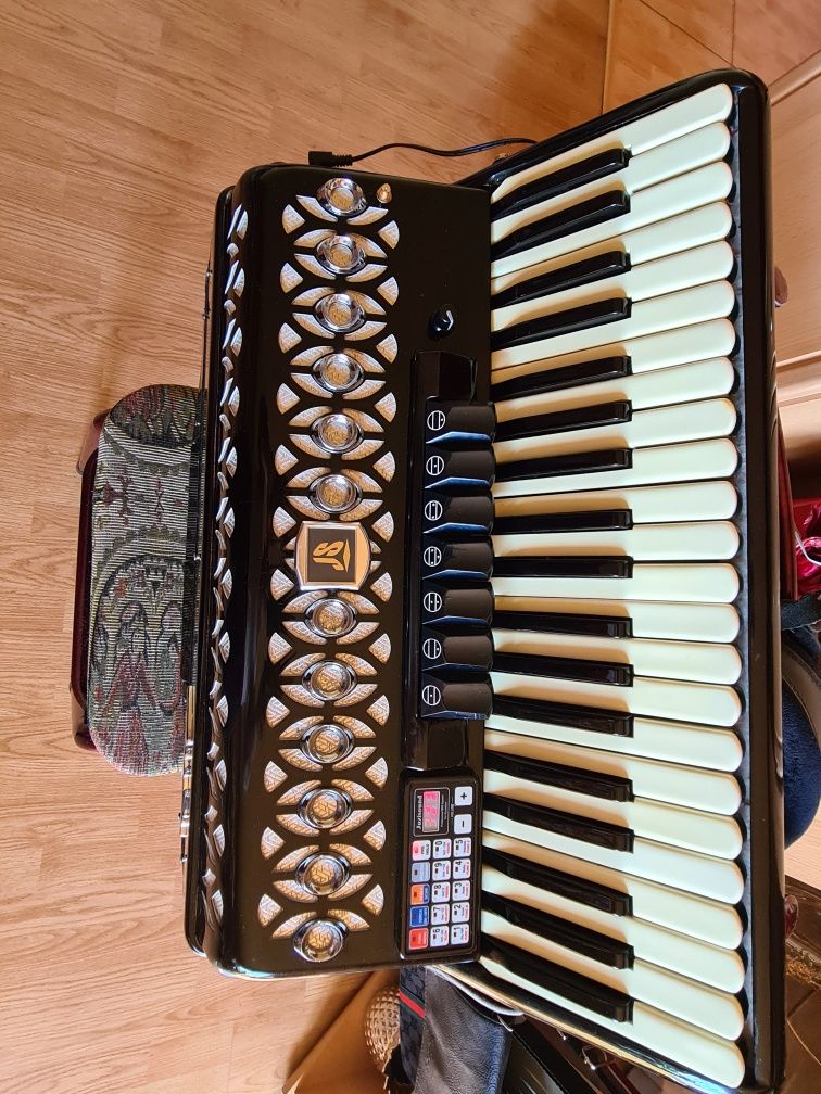 Acordeon cu midi juzisound