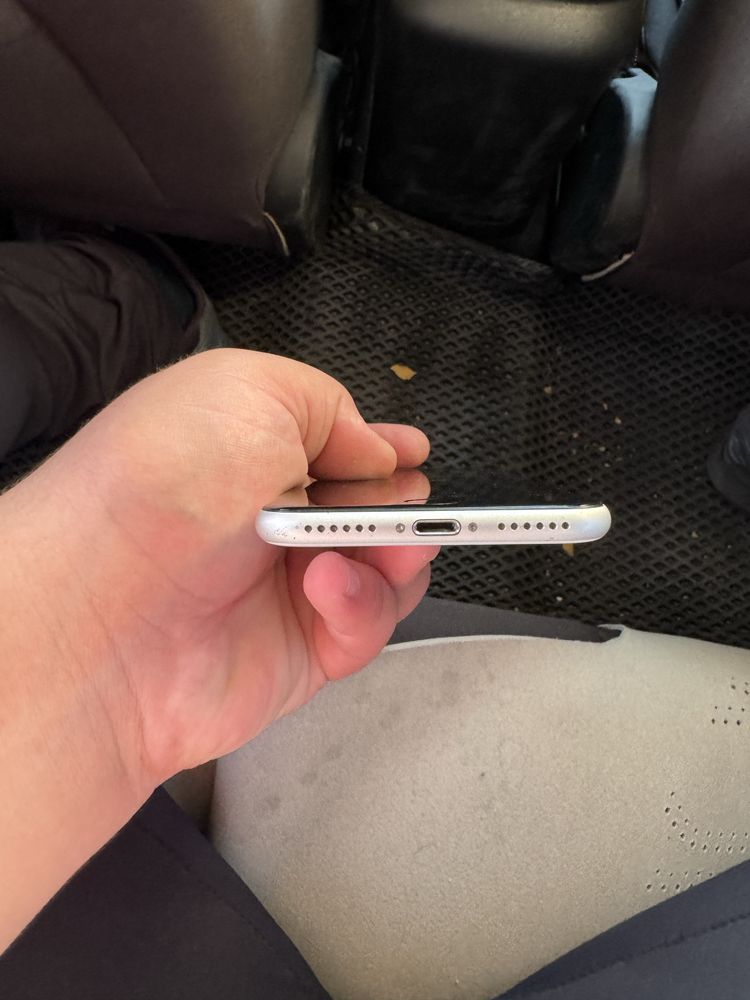 Iphone se2 128 tali