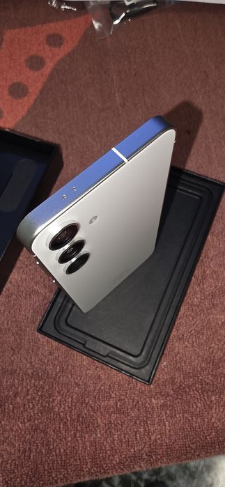 Продавам  S24 Samsung