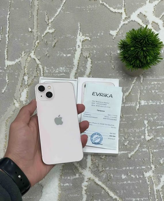 iPhone 13 в идеальном состоянии