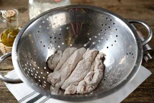 KFC marinovka. Marinadlangan tovuq filesi va panirovkasi