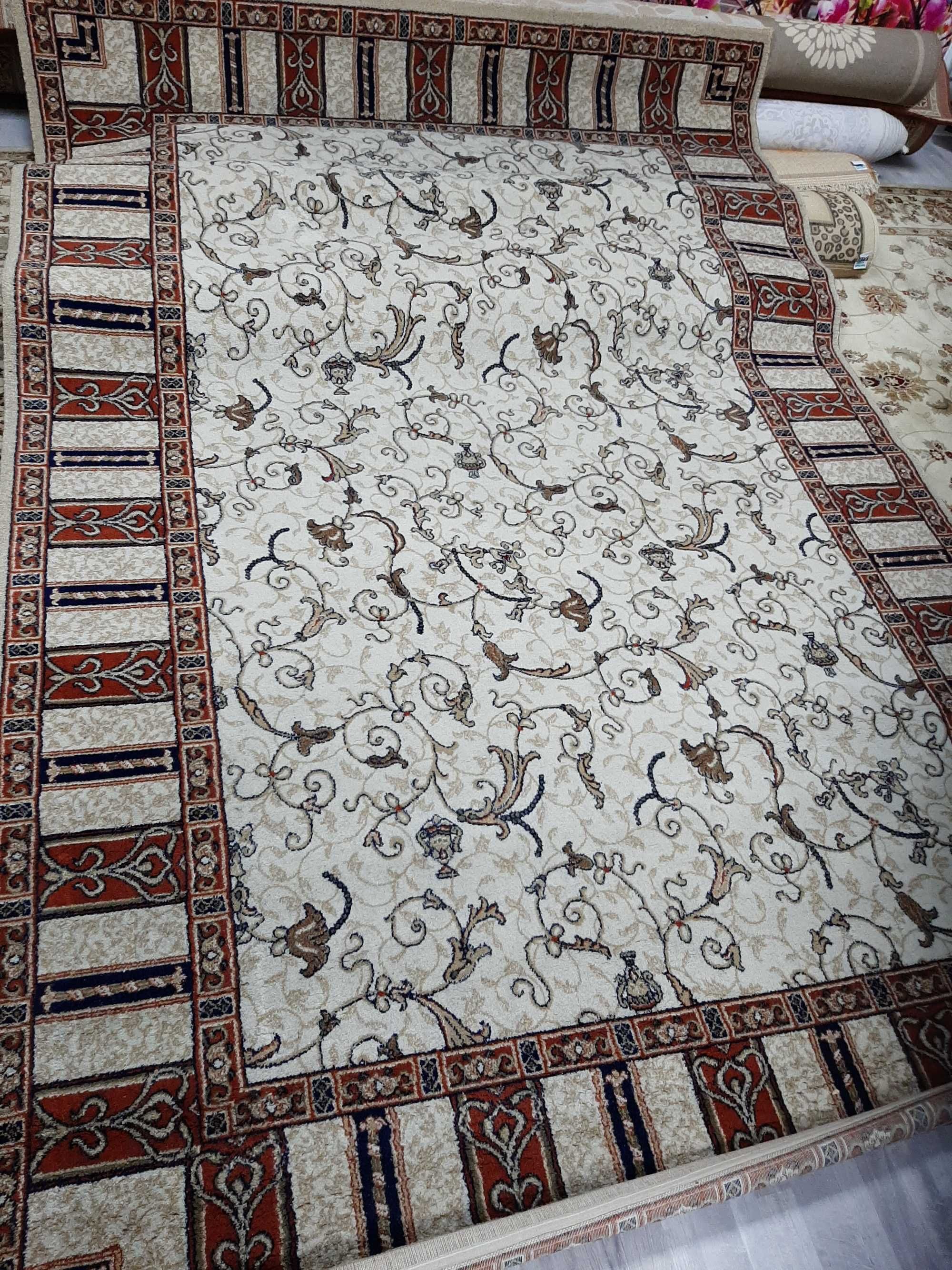 Продам ковры разного размера в идеальном состоянии недорого.