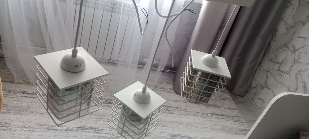 Продам люстру 3 лампочки