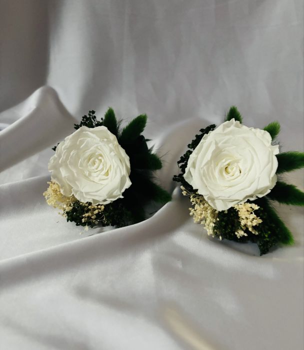 Realizez flori , luammari , buchete mireasa si nasa , aranamere auto