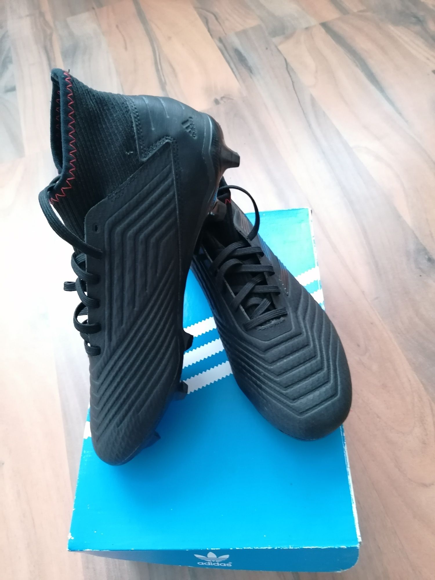 Футболни бутонки Adidas Predator