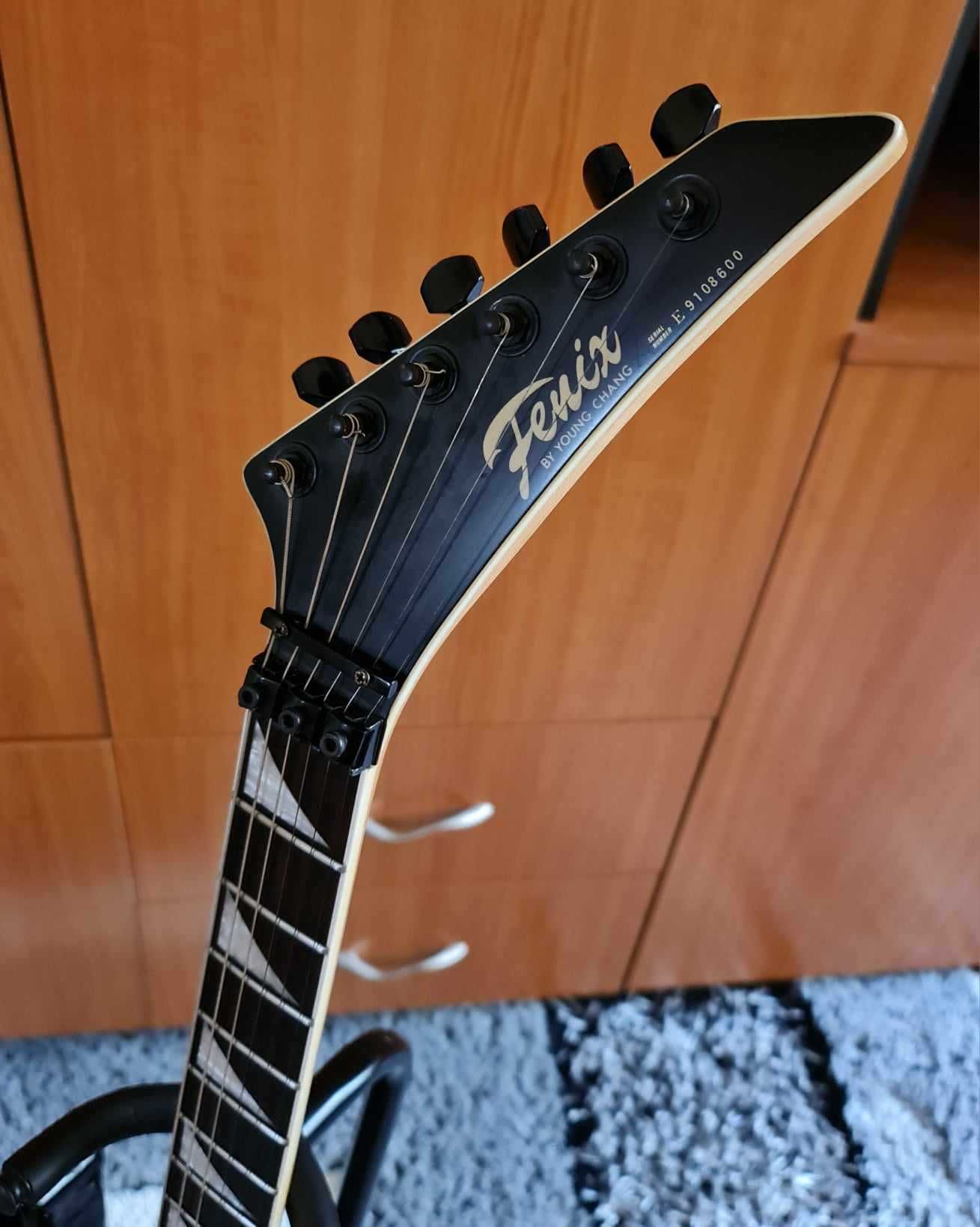 Fenix Young Chang ​​Superstrat E9 series - Korea anii '80s