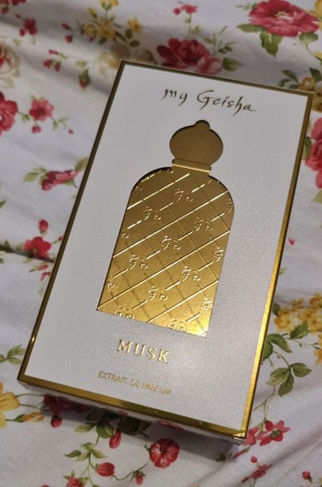 Vând cutie parfum Musk my geisha.