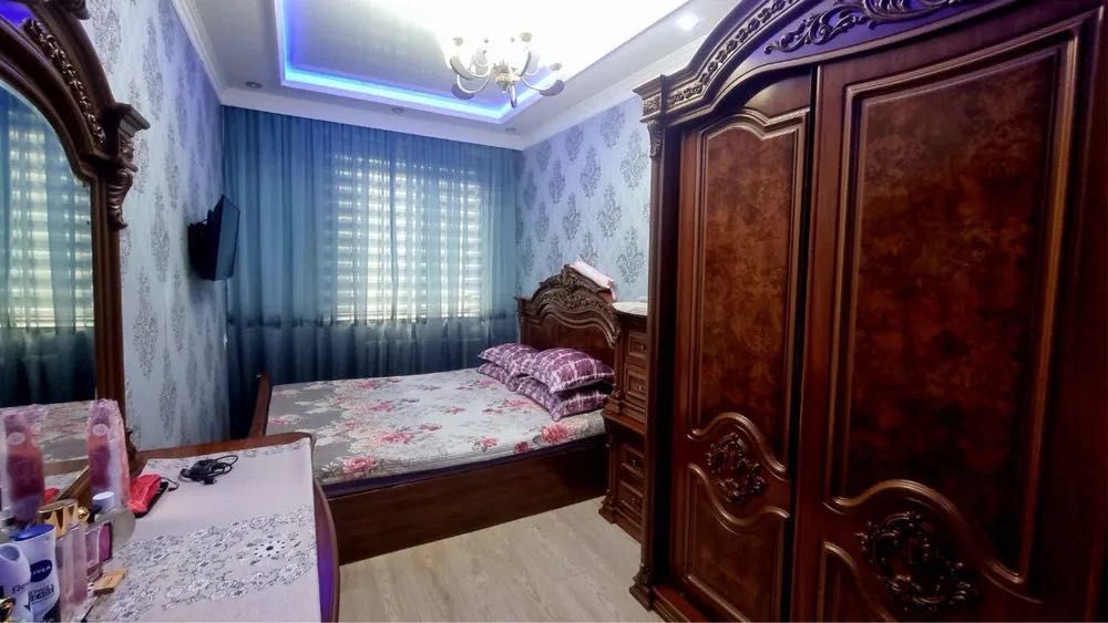 Квартира 2/2/4 массив Ялангач
Ориентир: Семейная поликлиника № 7