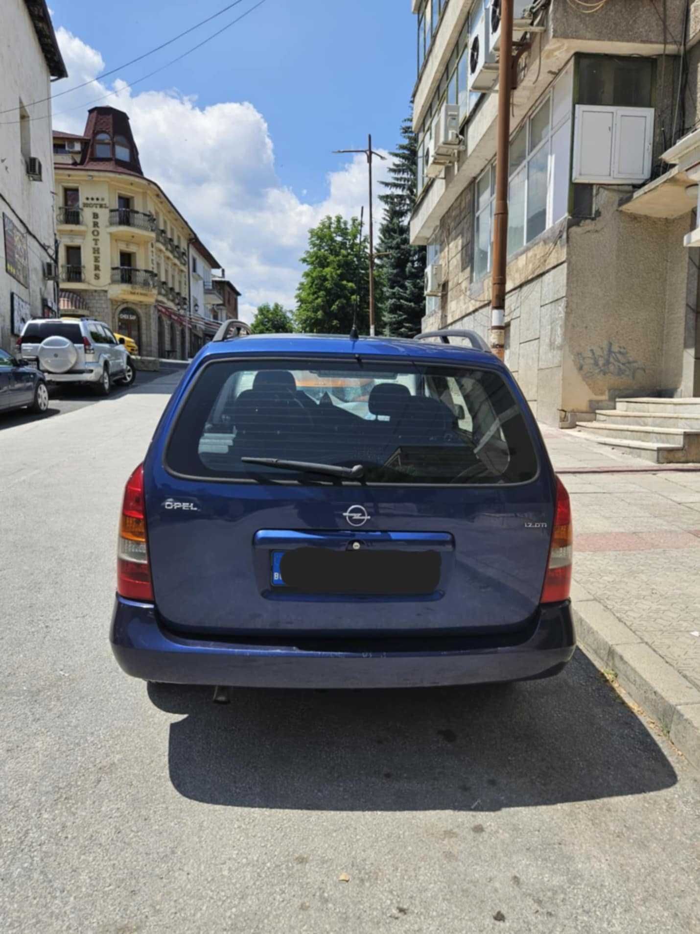 Автомобил Opel Astra