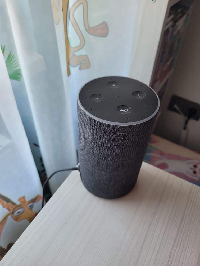 Amazon echo Boxa inteligenta