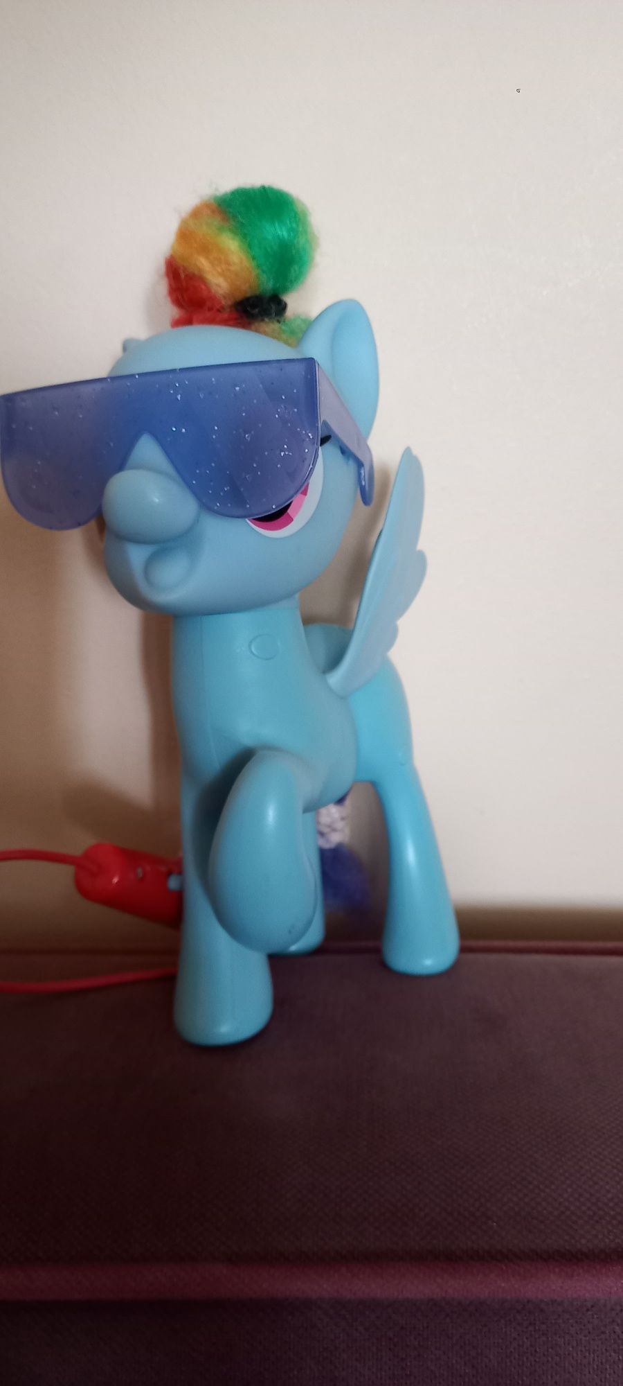 Rainbow Dash cu microfon