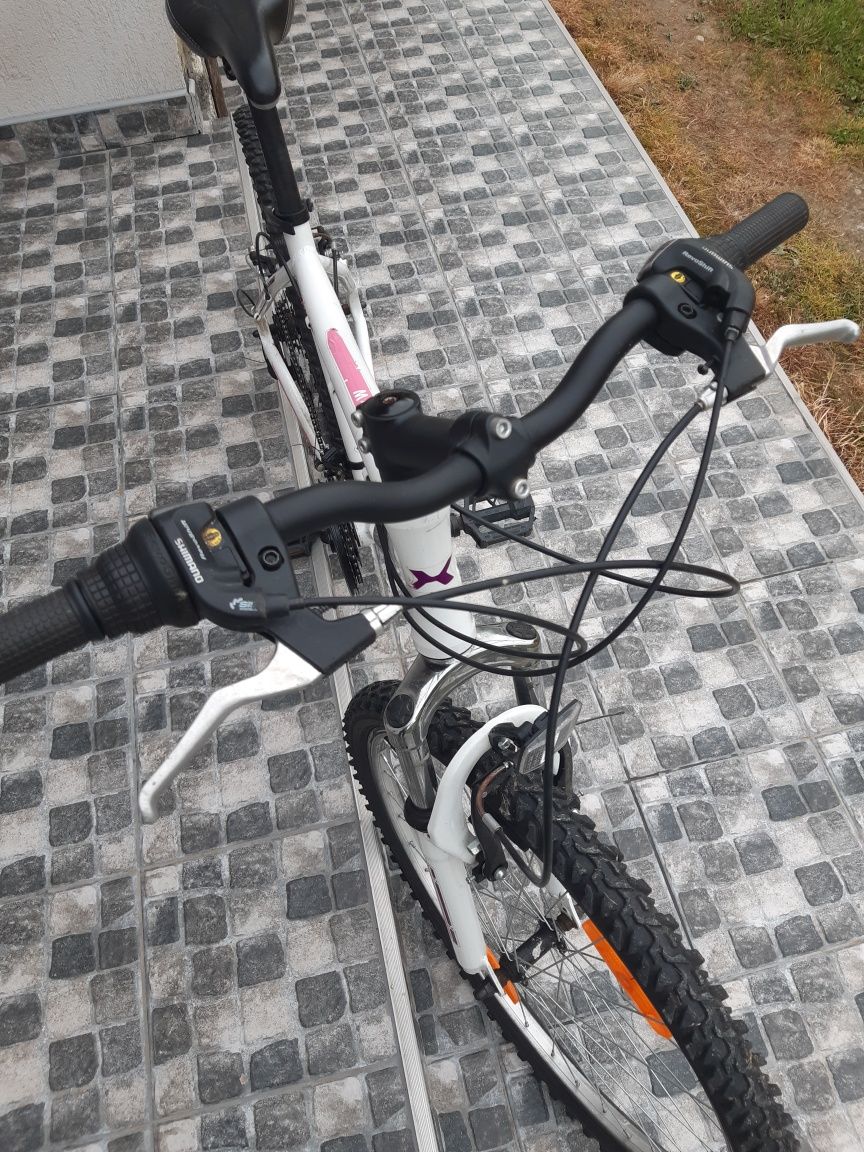 Bicicleta damă cadru aluminiu roti 26 18 viteze
