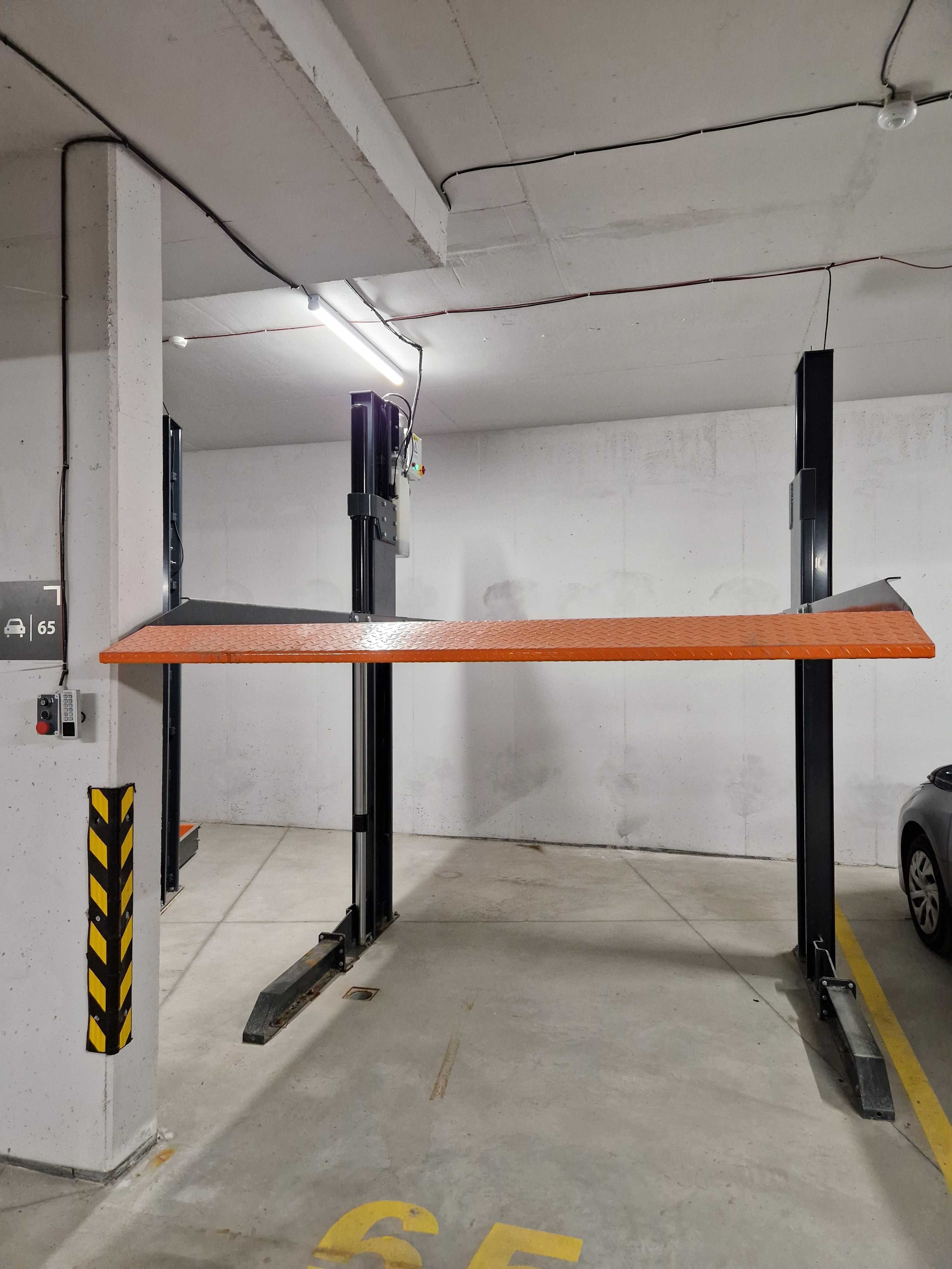 Паркинг система на две нива зависимо паркиране