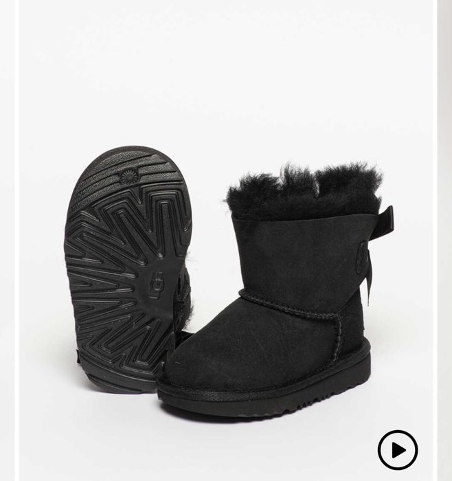 Ghete cizme Ugg Mini Bailey Bow II marimea 27 copii fete