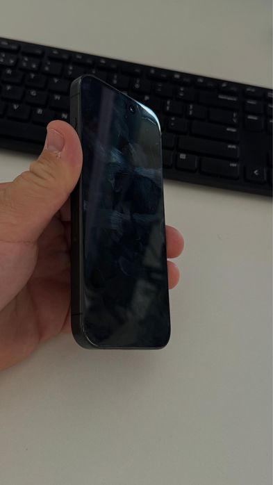 Iphone 15 pro 88% baterie