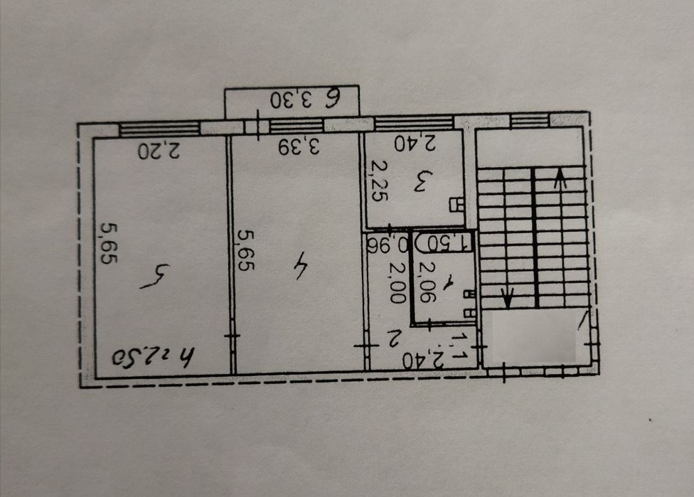 Продам 2 комнатную квартиру на 3 этаже в центре города