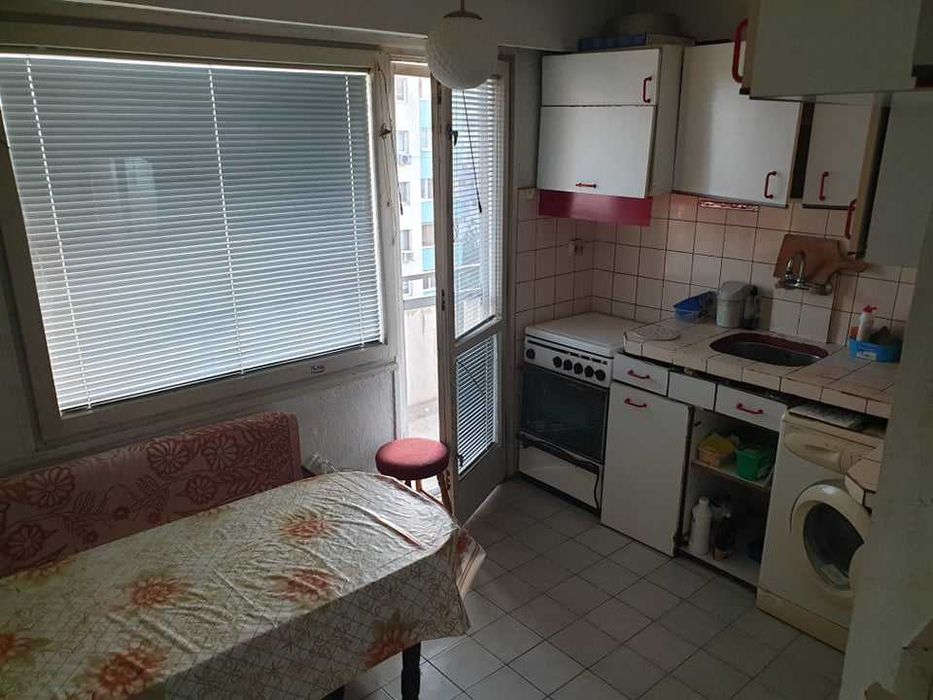 Дава се под наем Двустаен апартамент в Бургас, Славейков - 64 кв.м за 175 € - Снимка #3