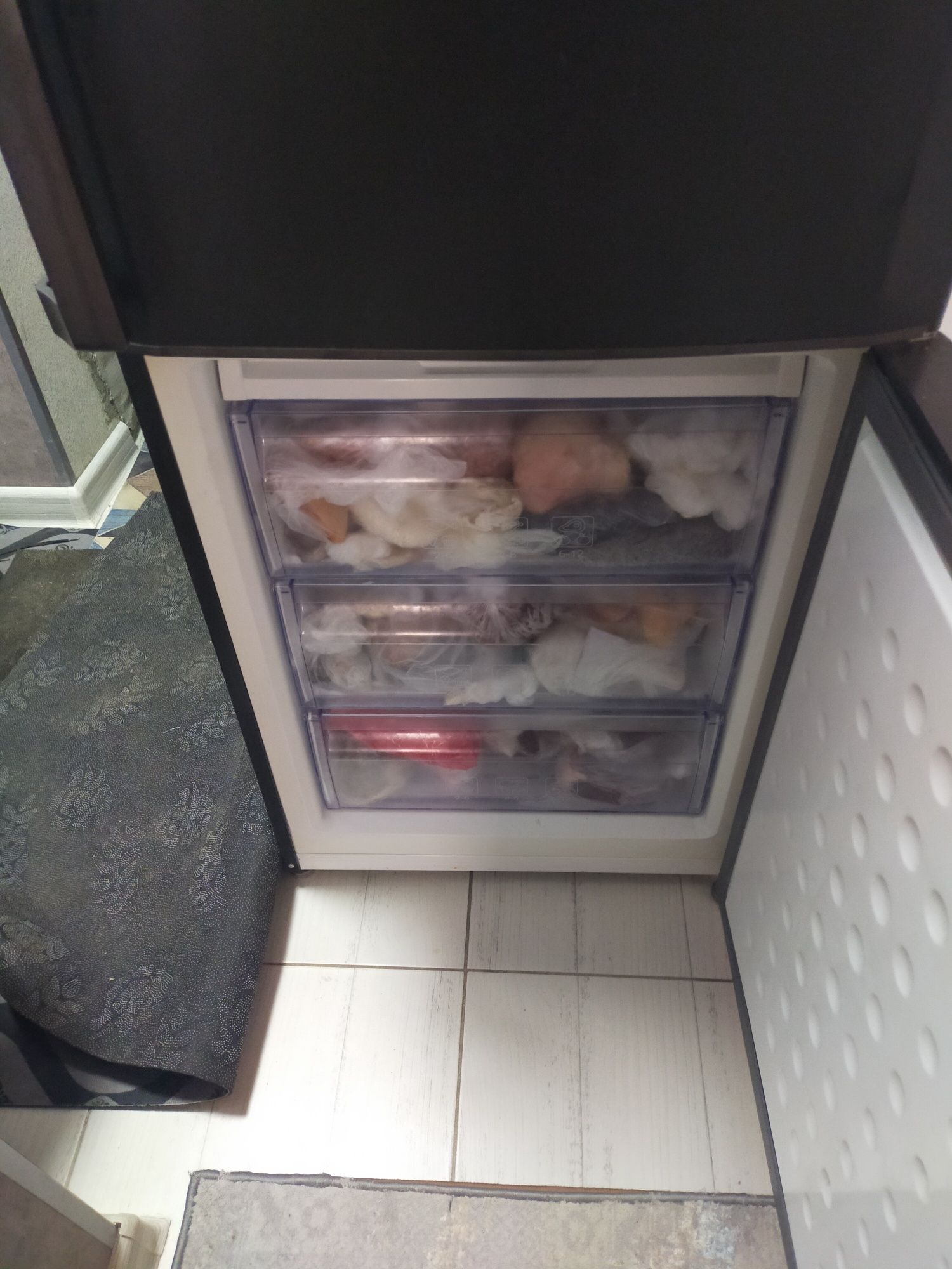 Продам холодильник Веко в хорошем состоянии.