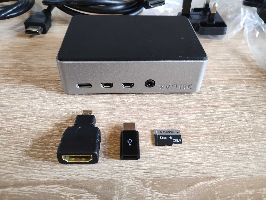 Raspberry Pi 4B 2GB Flirc Case 32GB MicroSD