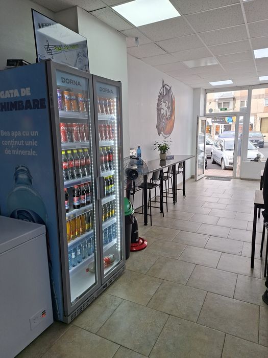 Închiriez spațiul comercial