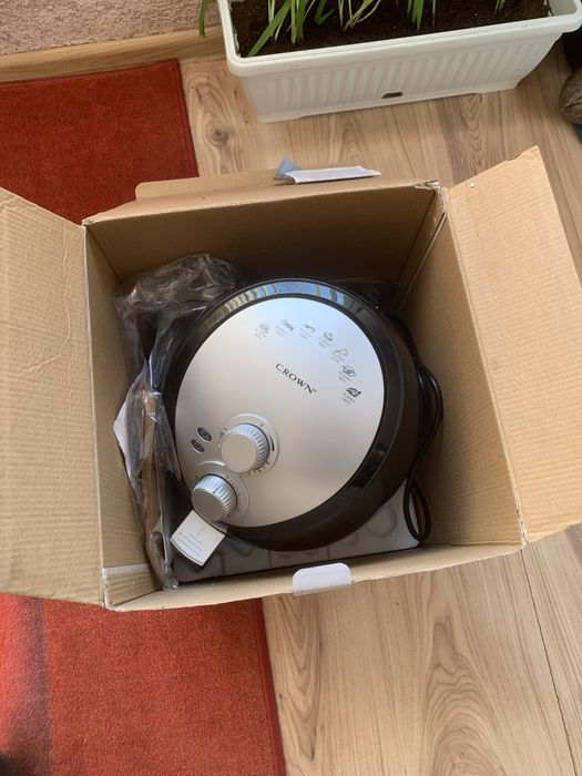 Еър фраер  “Crown”