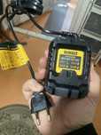 Vand baterii Bosch si incarcatoare profesionale Makita ,Dewalt