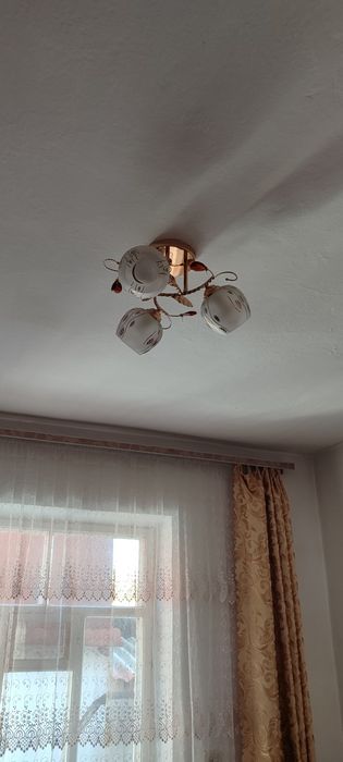 Продам    люстру