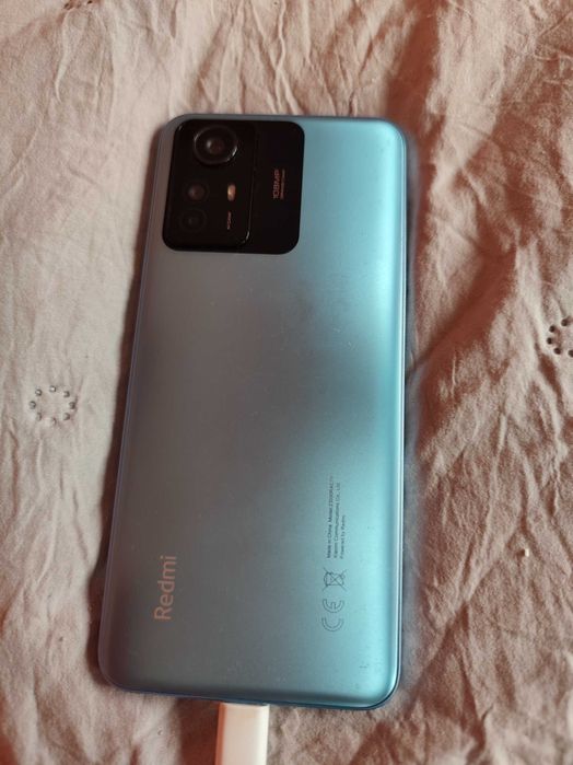 Продавам телефони, употребявани по 100лв, малко използвани